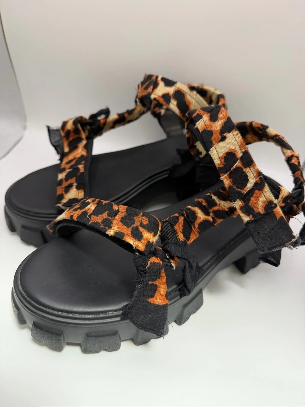 Arizona Love Chunky Platform Leopard Sandals Women’s Size 9 Boho Hippie Goth